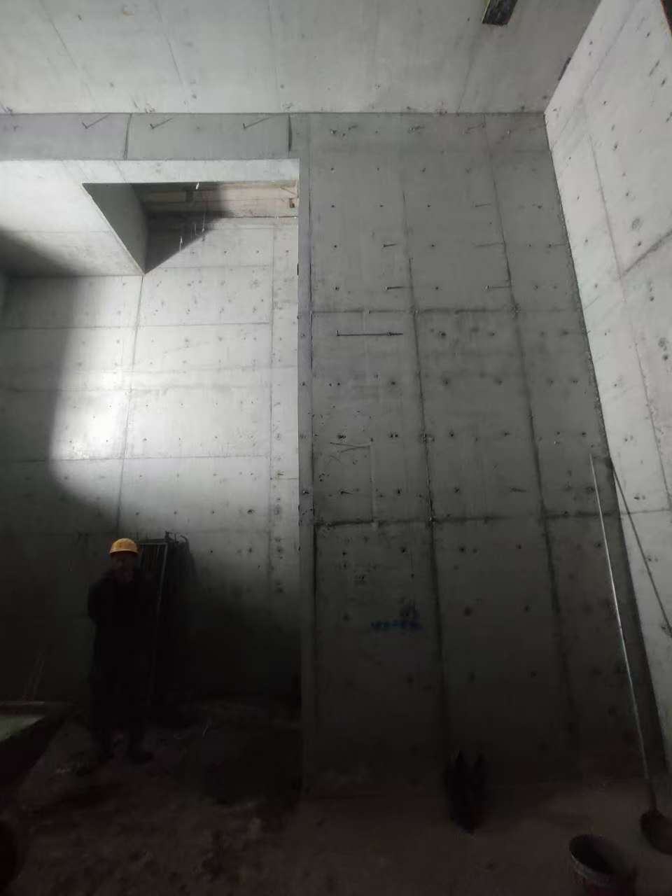 钟祥墙上开槽钢筋断了有影响吗